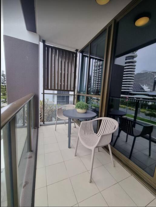 Broadbeach Stunner Modern And Central Gold Coast Kültér fotó