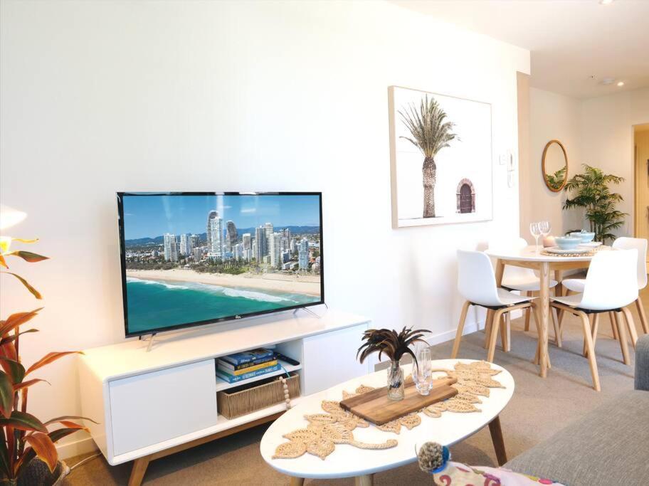 Broadbeach Stunner Modern And Central Gold Coast Kültér fotó
