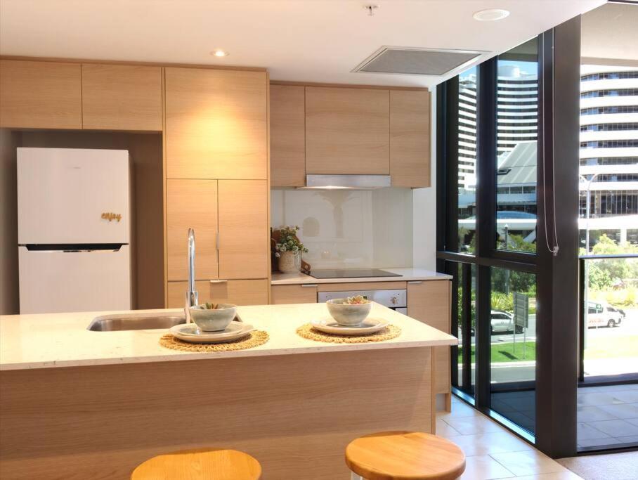 Broadbeach Stunner Modern And Central Gold Coast Kültér fotó