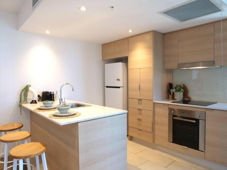 Broadbeach Stunner Modern And Central Gold Coast Kültér fotó