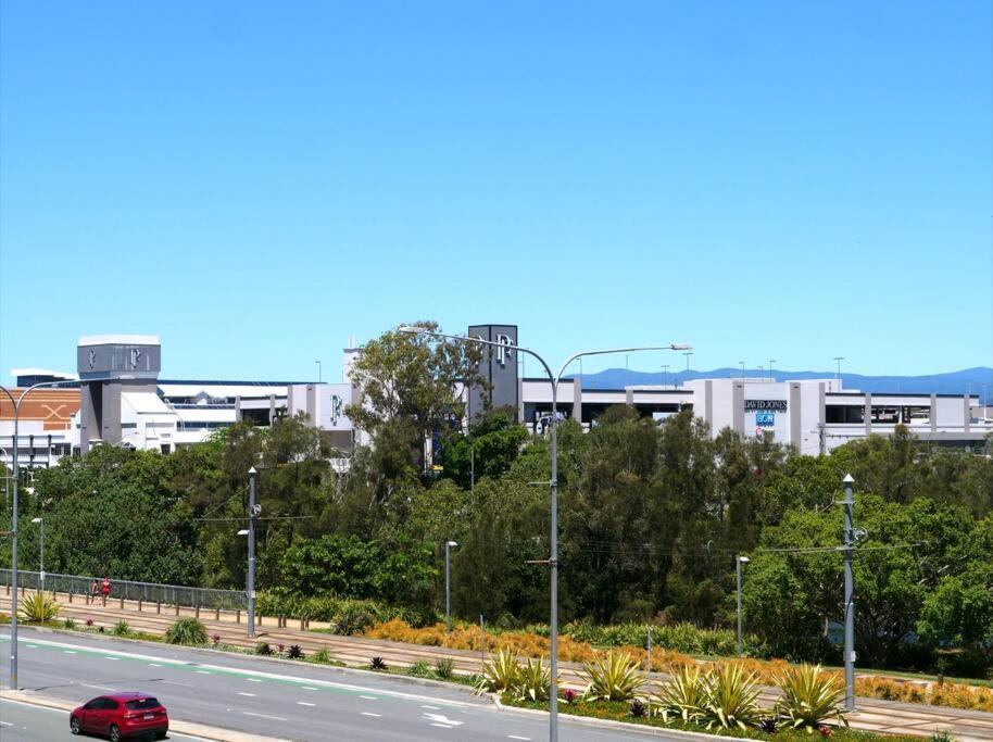 Broadbeach Stunner Modern And Central Gold Coast Kültér fotó